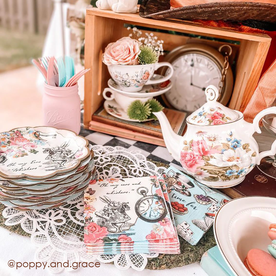 Alice in Wonderland Dainty Plates - 12 Pack | Tea Party |